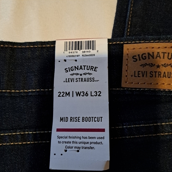 Levi women's dark wash jeans 36 x 32 bootcut NWT - Picture 6 of 6